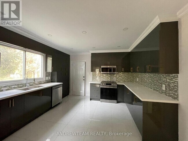 Photo - 3 Church St S