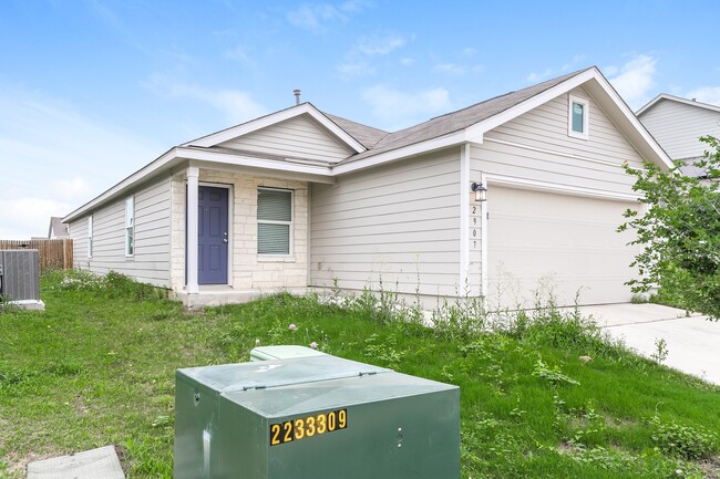 Building Photo - 2907 Millikan Dr