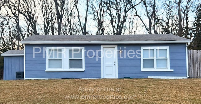 Building Photo - 2 Bedrooms / 1 Bathroom House