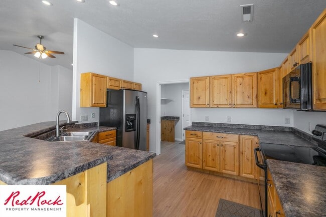 Photo - 4 Bedroom in Amber Estates - Newer LVP Flooring throughout home!