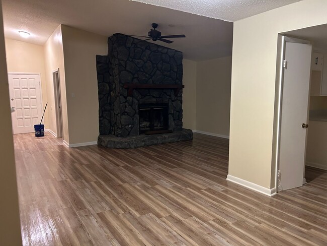 Photo - 4 bedroom and 2 bathroom