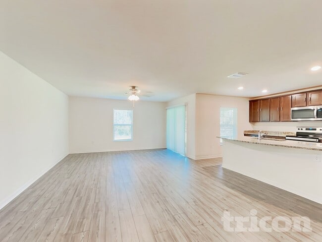 Photo - 2 Riverina Dr