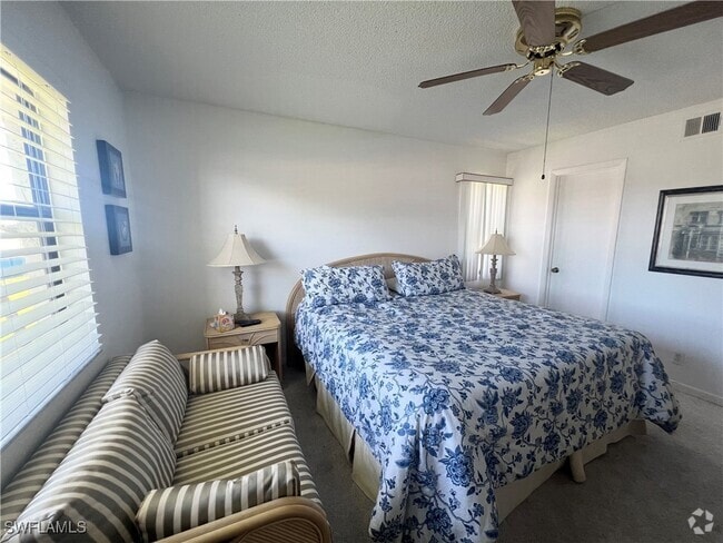 Building Photo - 4346 27th Ct SW Unit 206 Rental