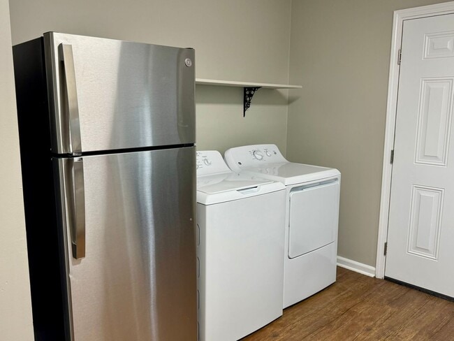 Photo - 001 University Ct Apartamento Unidad Southern Cove MF-1