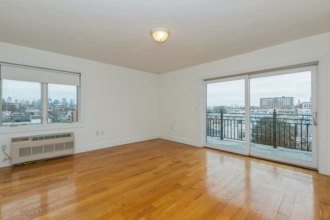 Photo - 125 43rd St Unit 405