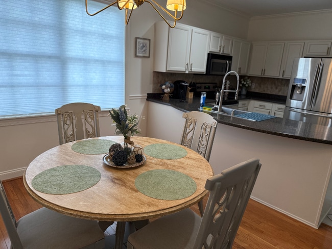 Photo - 324 Long Pointe Ln