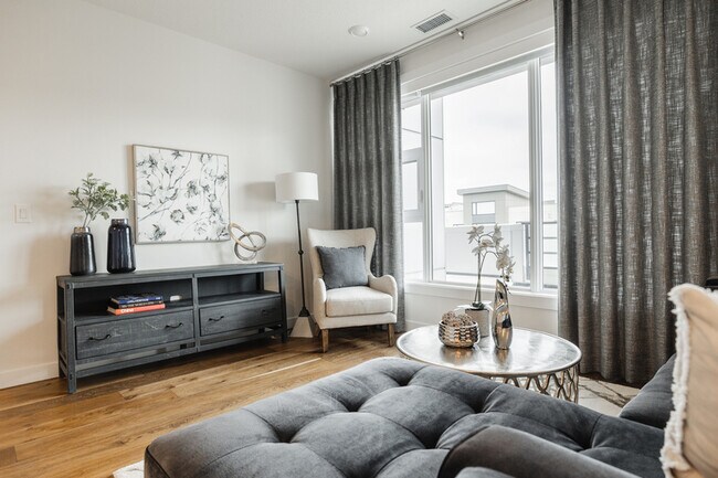 Photo - 61 Festival Way