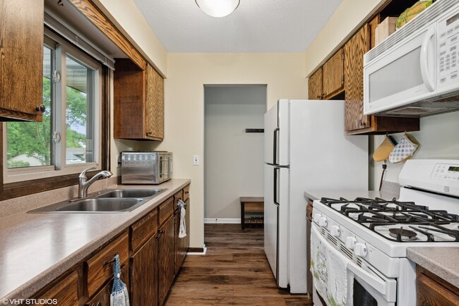 Photo - 8344 69th St S