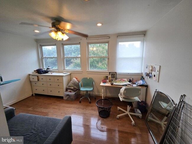 Photo - 1319 E Street NE Unit