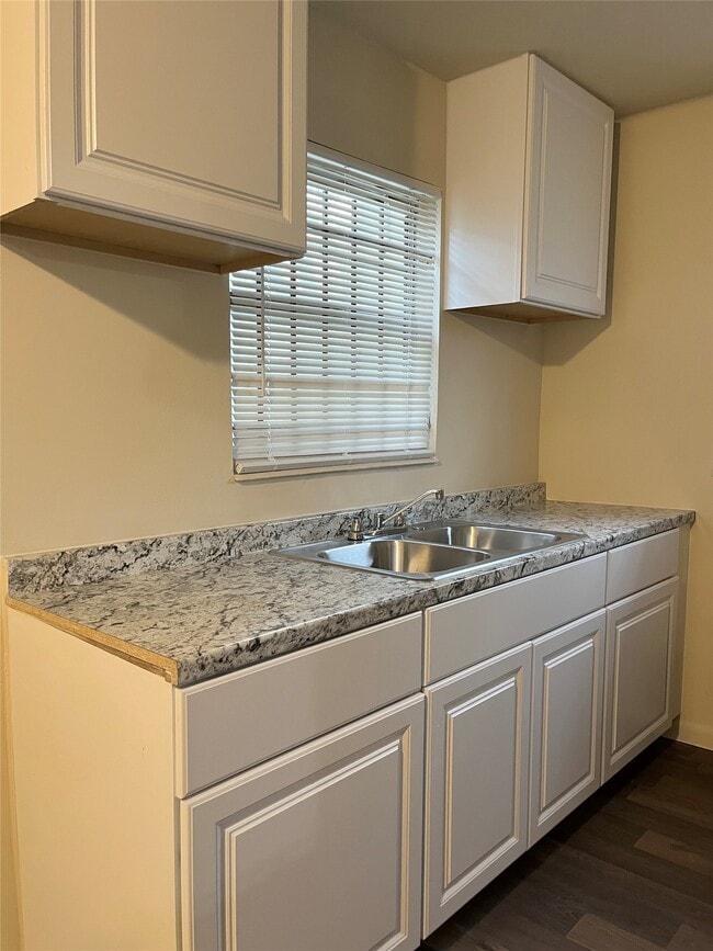 Photo - 7306 Conley St