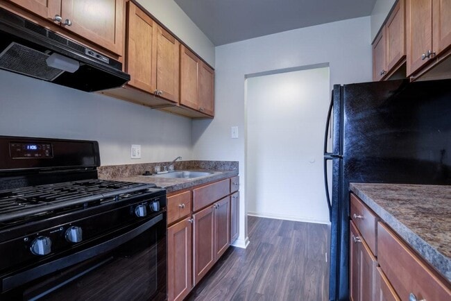 Carlwynne Manor Apartment Homes