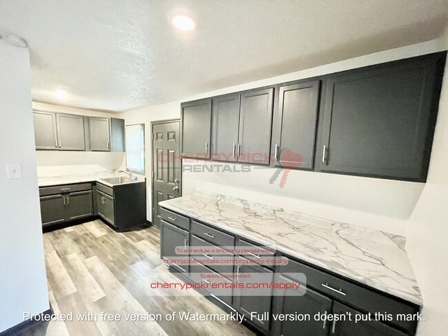Building Photo - 4242 Pinkney St Rental