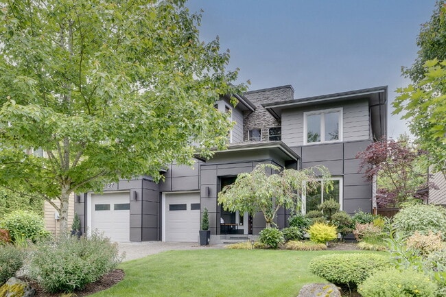 Photo - Beutiful 5 bedroom home on Wisti Lane!