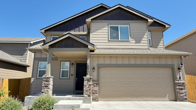 Building Photo - Spacious Two-Story Home in Growing Lorson Ranch Community