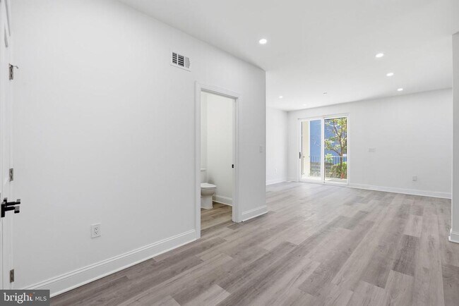 Photo - 2404 North Capitol St NW