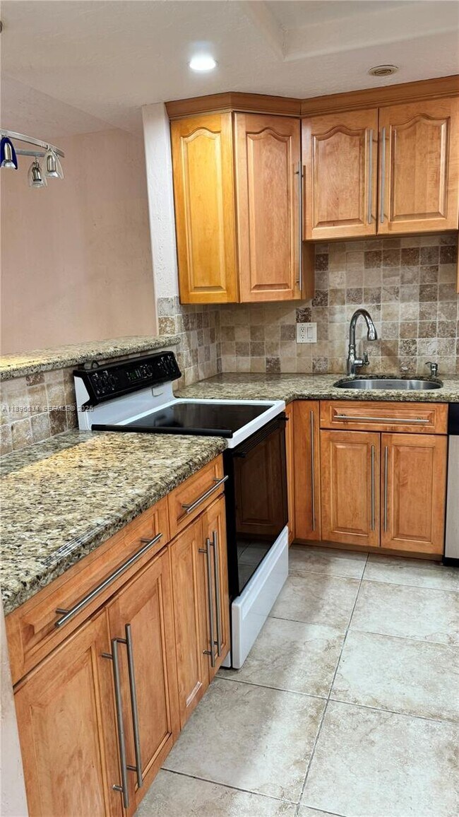 Photo - 4740 NW 21st St Unit 303