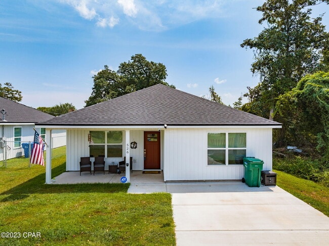 Building Photo - 526 Camellia Ave