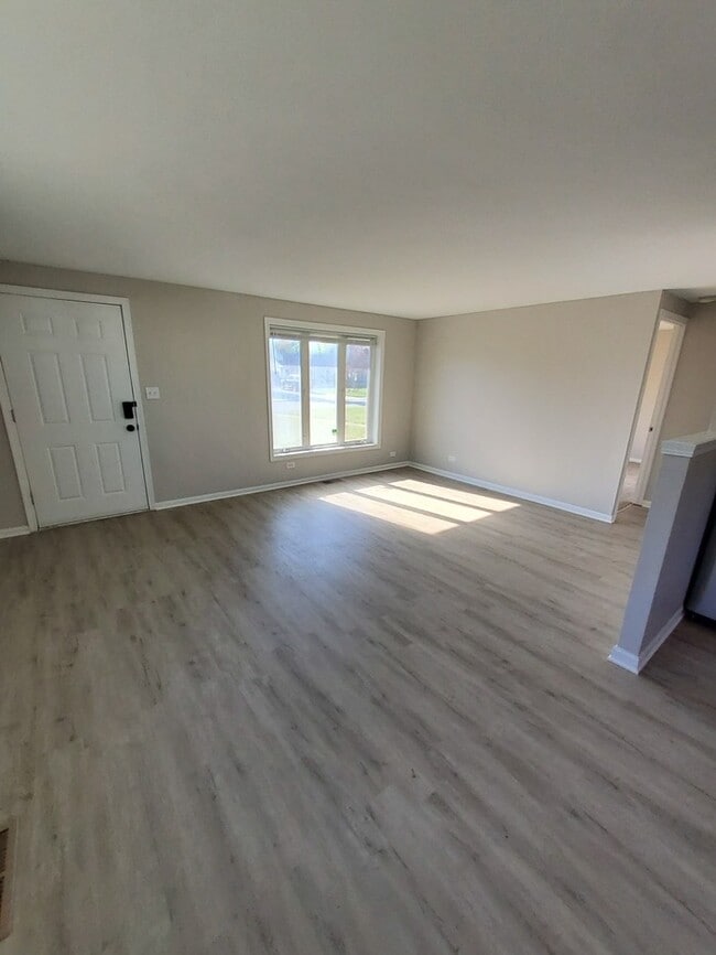 Photo - A must see! 2 Bedroom 1 bath 1/2 Duplex