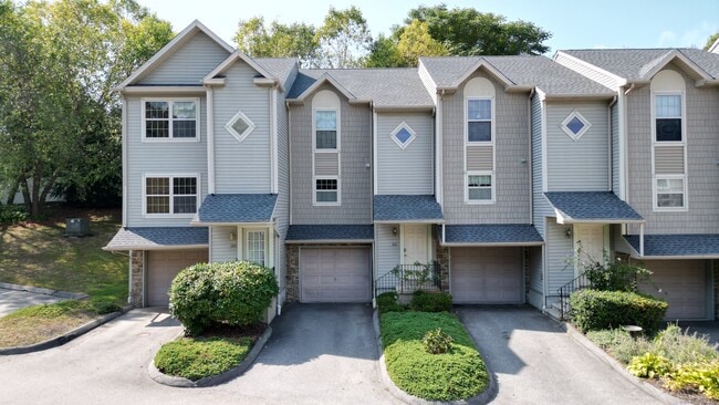 Building Photo - 19 Hawthorne Dr Unit 102 Rental
