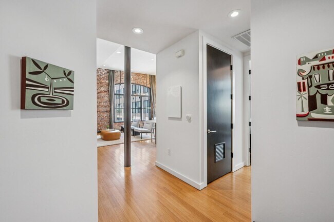 Photo - 16 Jessie St Unit 405