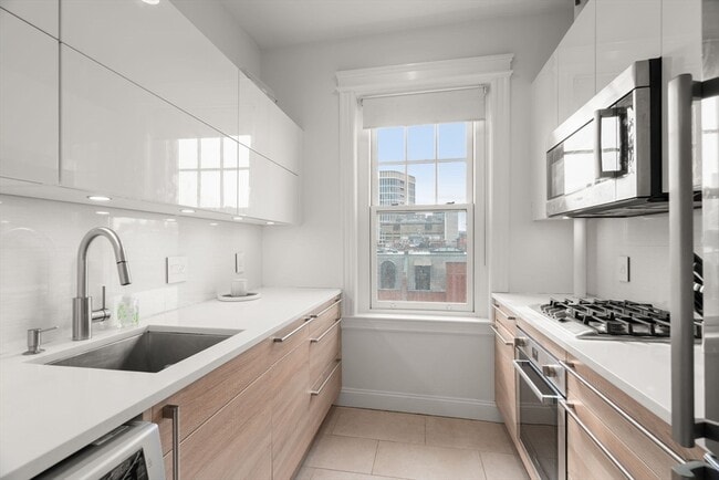 Photo - 282 Newbury St Unit 17