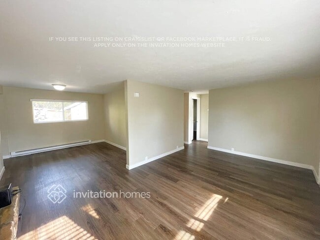 Photo - 629 57th St SW