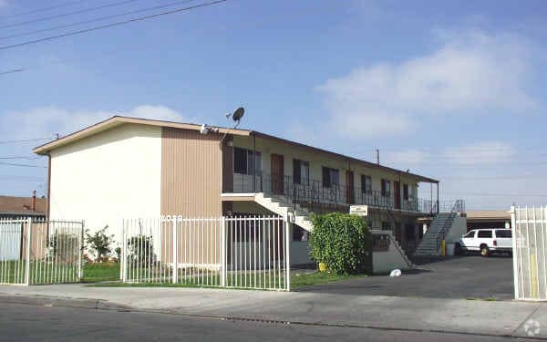2039 Wallace Ave.