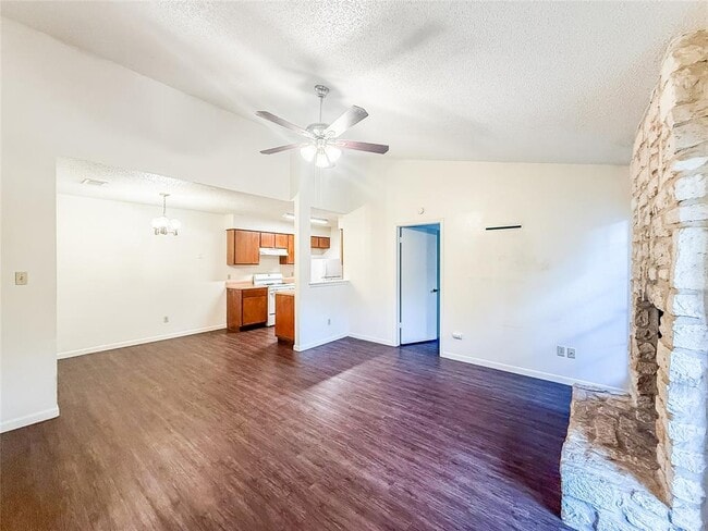 Photo - 2014 Alex Ave