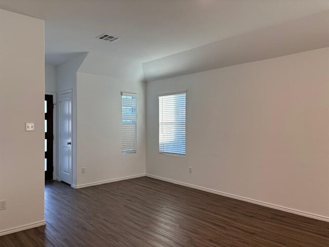 Photo - 117 Canley Lp