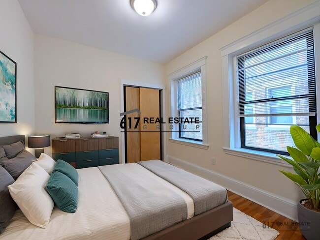 Building Photo - 1315 Commonwealth Ave Unit 208