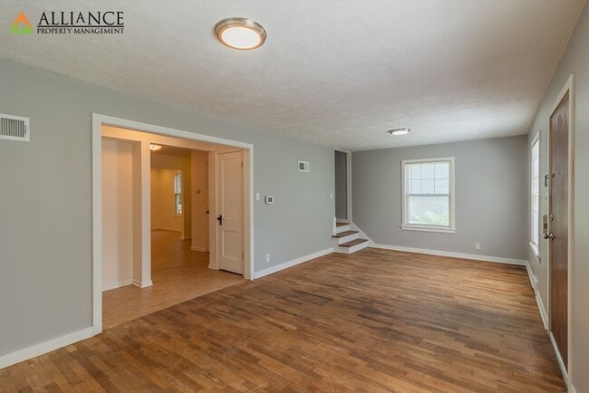 Photo - 1404 Legore Ln Unidad Main