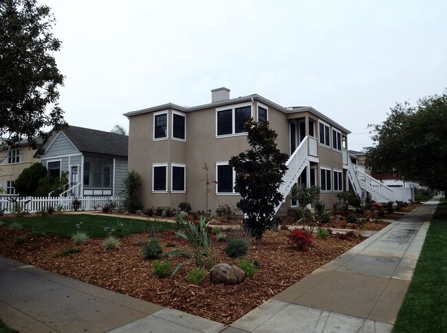 Building Photo - 722 7th St Unit 722 7th Street