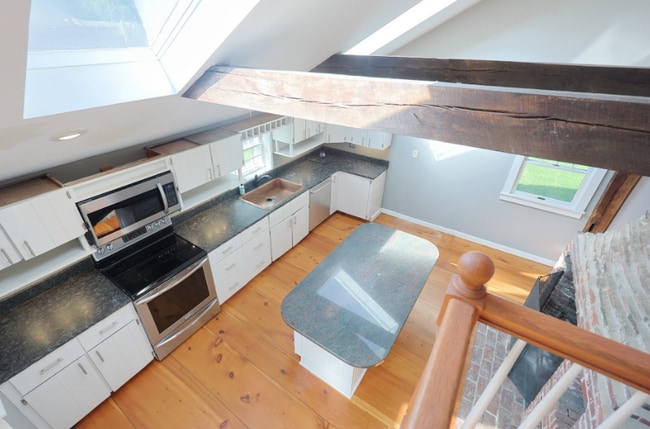 Photo - 144 Old Connecticut Path