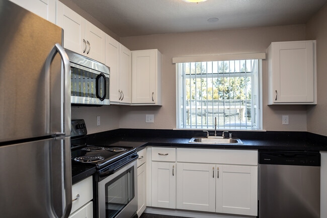 Photo - Willow Creek Apartments