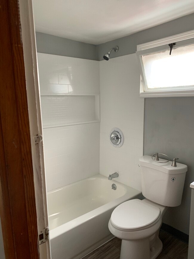 Photo - 1997 Hertel Ave Unit 1 bd upper