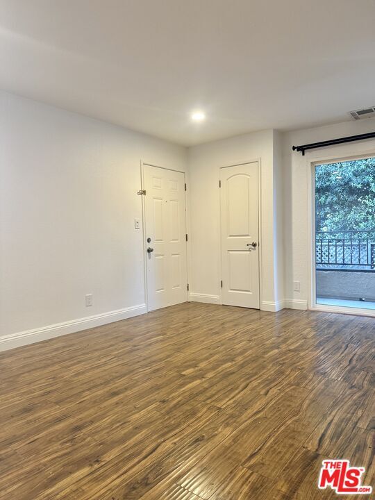 Photo - 6620 Hazeltine Ave Unidad 110