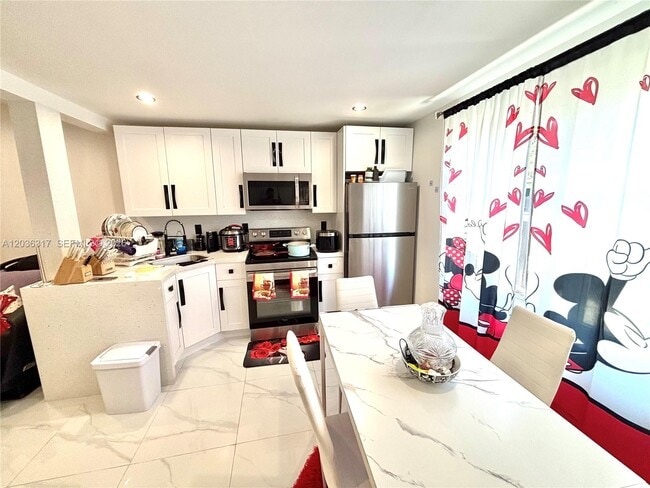 Photo - 247 NE 118th St