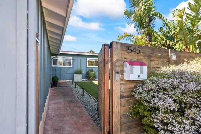 Photo - 1545 Crespi Dr