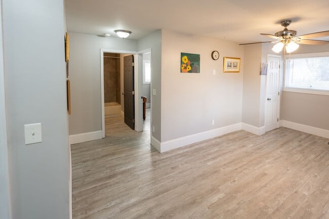 Photo - 2881 Sylvan Rd