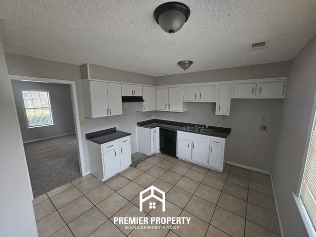 Photo - 4059 Friendly Way