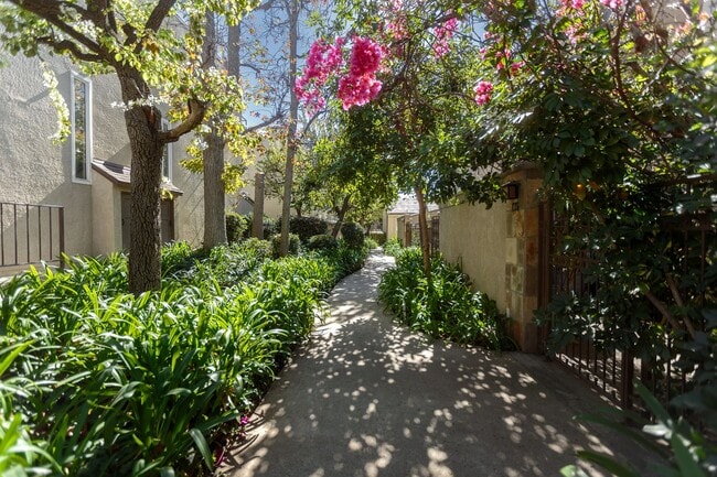 Photo - 21901 Lassen St