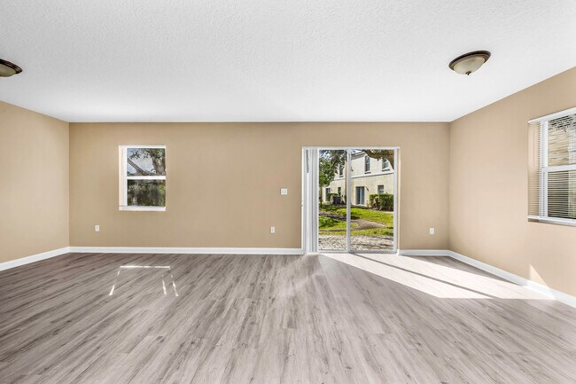 Photo - 959 SW 15th St