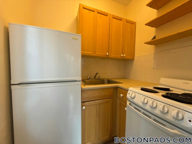 Photo - 2 Elmwood Ave Unit 14