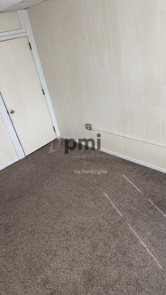 601 Monroe Ave Unit 16