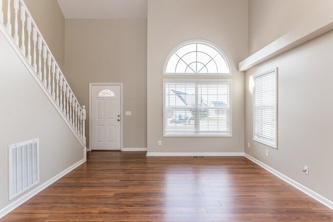 Photo - 1422 Huddersfield Dr