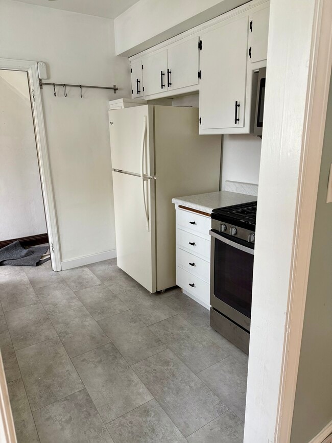 Photo - 618 N 104th St