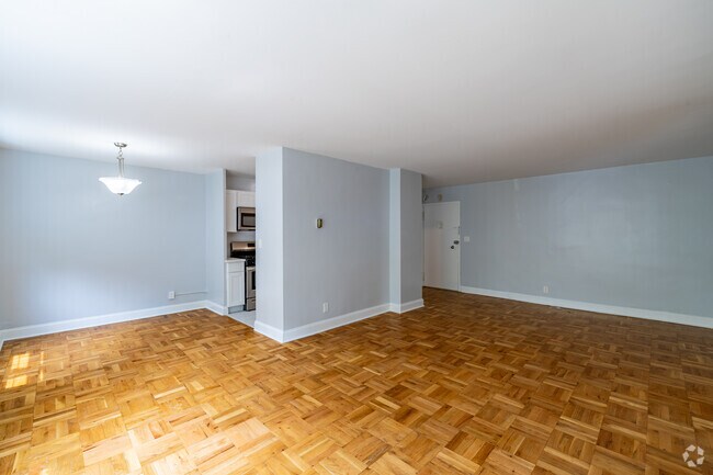 2BD, 2BA - 1210SF - Dining & Living Room