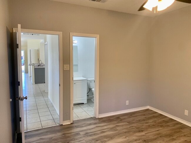 Photo - 206 Tamara Dr