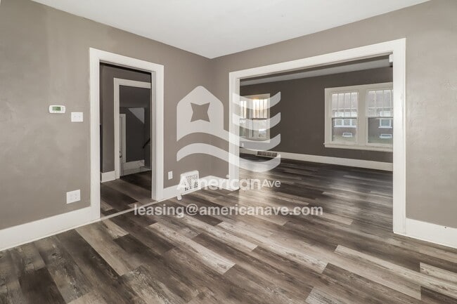 Photo - 1002 E Victoria St