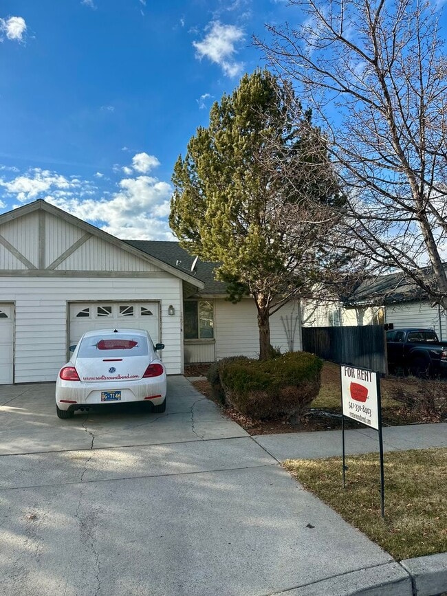 Building Photo - 1297 NE Dawson Dr Unit B